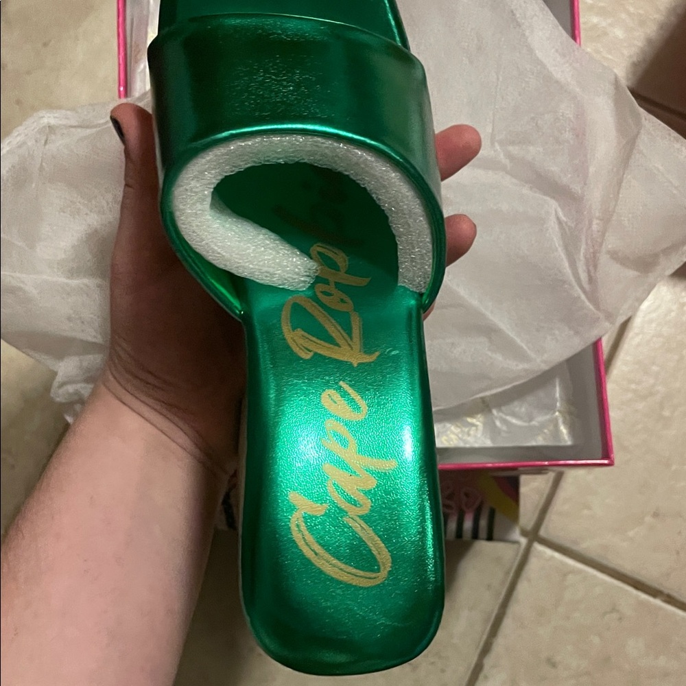 •CAPE ROBBIN• “Enisle” Green Platform Slide Sandals // NIB - Picture 14 of 16